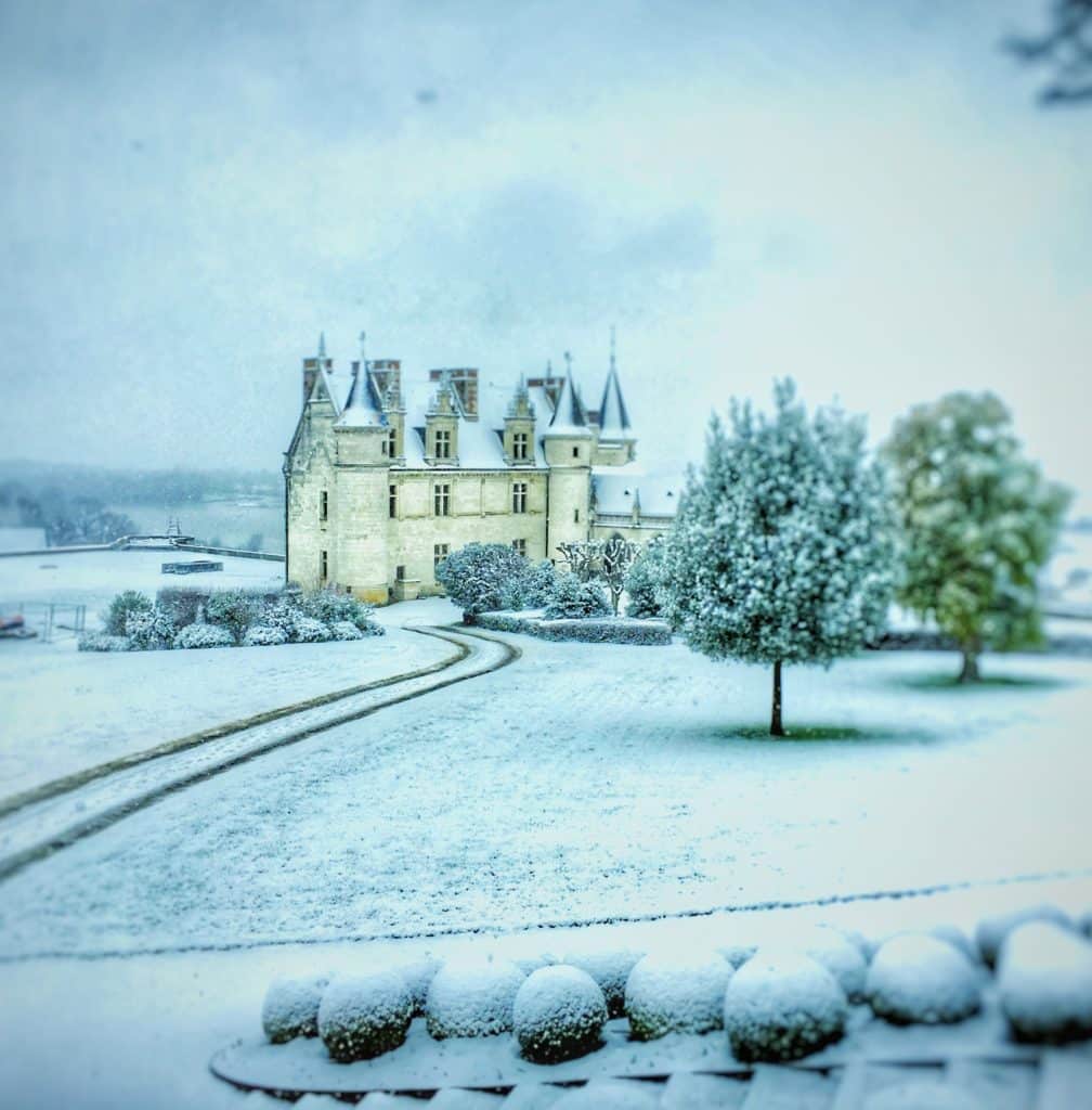 Amboise chateau in snow, mfch chateaux in winter