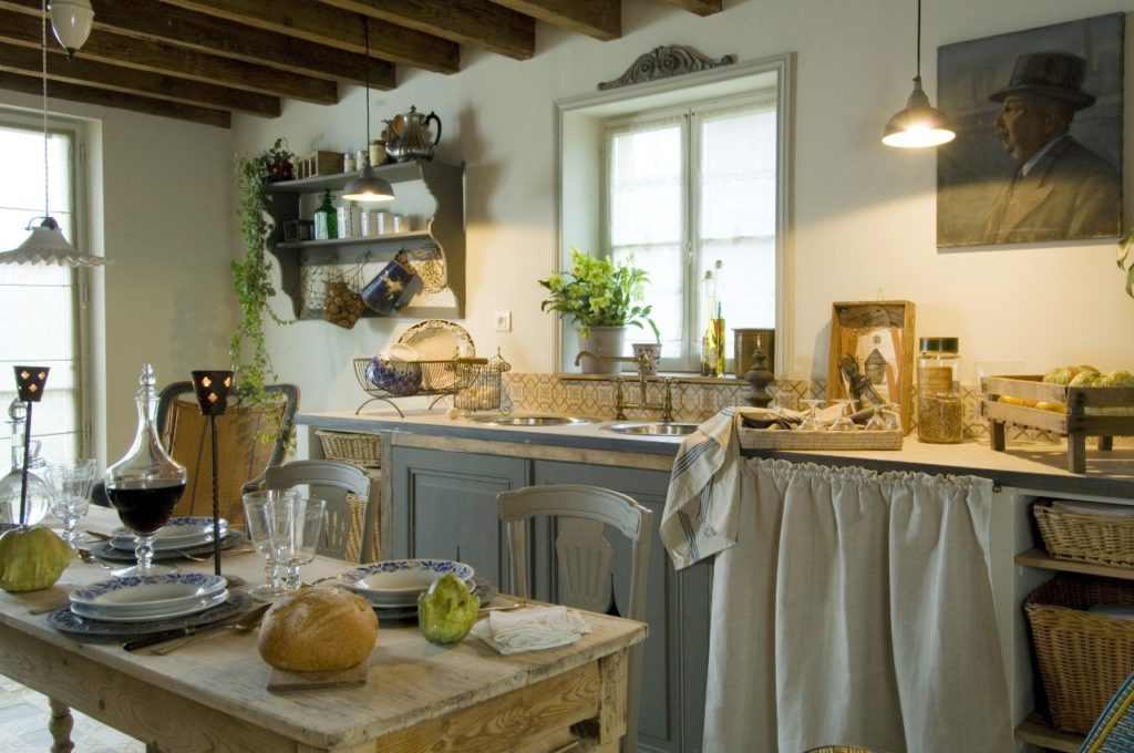 the inside of a farmhouse kitchen