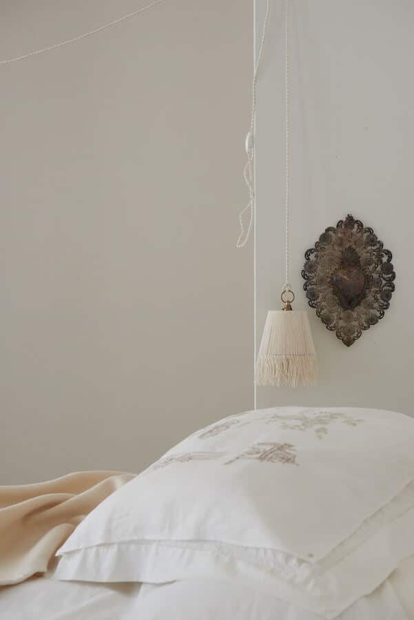 Tasseled bedside table light : MFCH French Bedroom Design Inspiration 