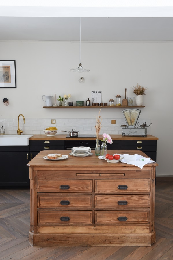 Rustic wood kitchen - French Kitchen Design Inspiration