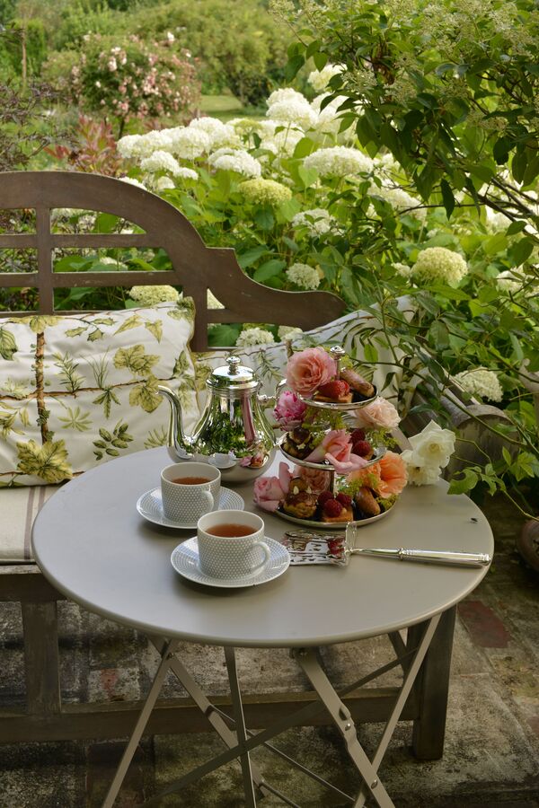 Tea in the gardens - Spring Tablescape