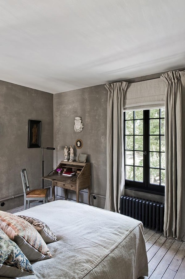 Franck Delmarcelle Interior - French Linen curtains and bedding